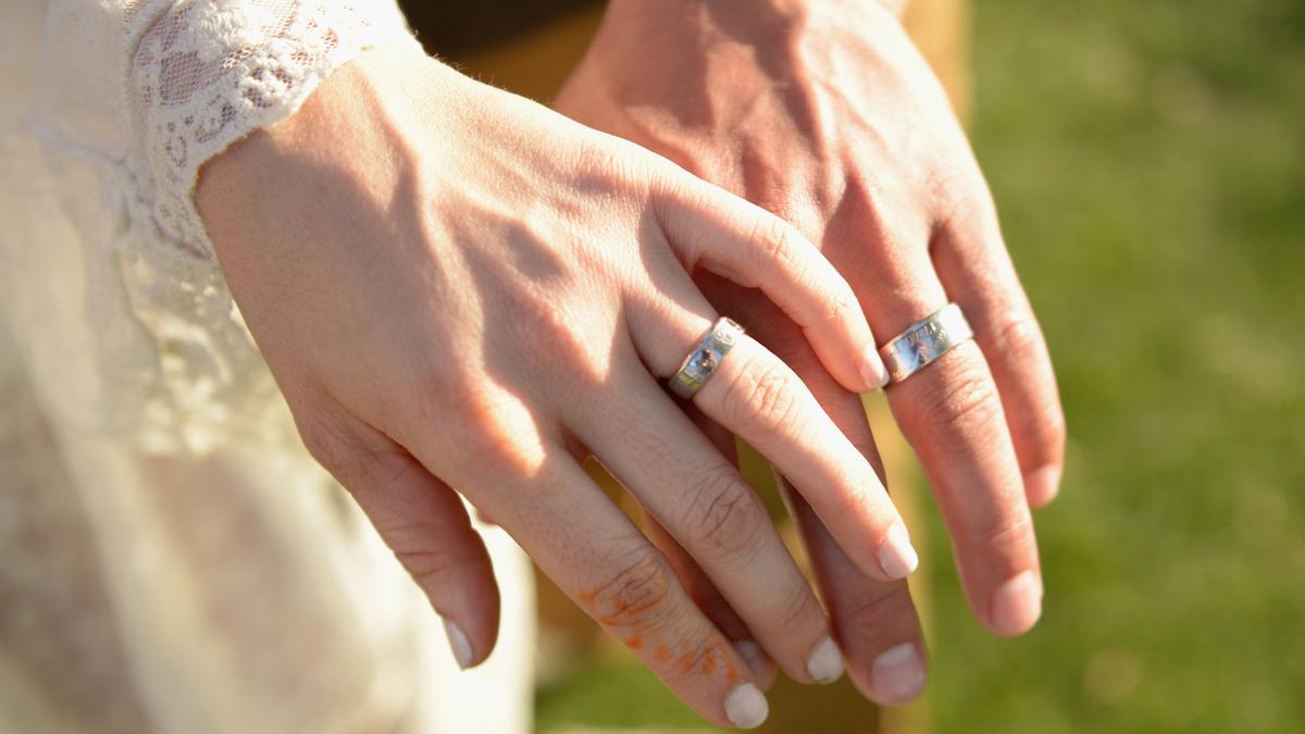 perbedaan cincin kawin dan mas kawin